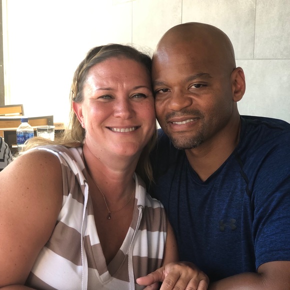 Meet your Posher, Aurora - Picture 1 of 2